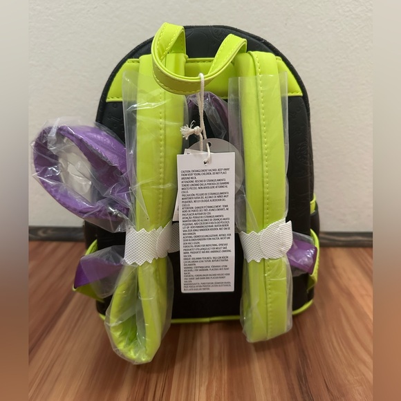 NWT Loungefly Disney parks run disney Halloween Backpack - Picture 4 of 4